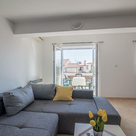 Apartment Lavanda Premantura Exterior photo