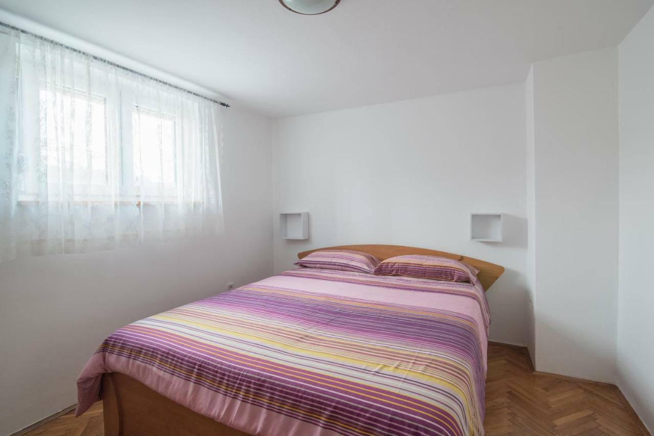 Apartment Lavanda Premantura Exterior photo